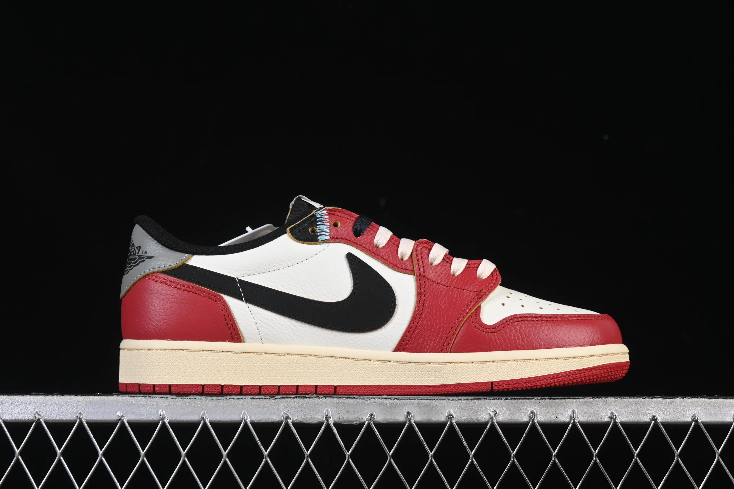 All categories Air Jordan Jordan series basketball shoes Air Jordan 1 Low Air Jordan 1 Low AJ1 Joe 1 UN white and red low-top cultural and casual sneakers HQ6998-600